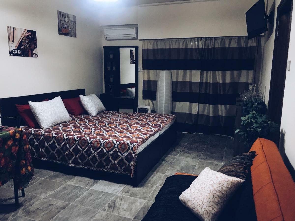 Studio In Heart Of Limassol Bagian luar foto